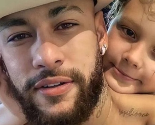 Filho de Neymar posou com a babá e desabafou sobre o pai