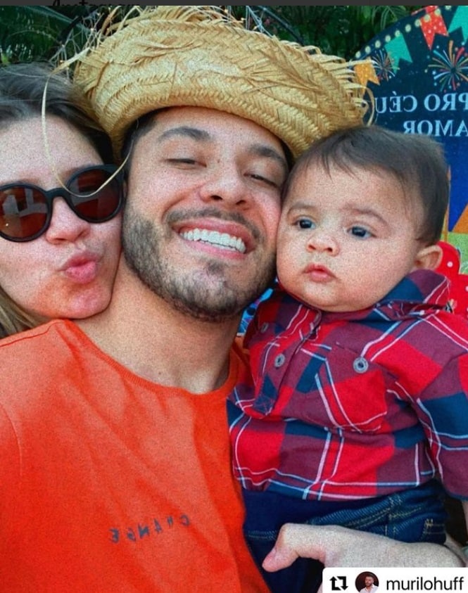 Letícia Colin mostrou esta foto de Marília Mendonça e sua família