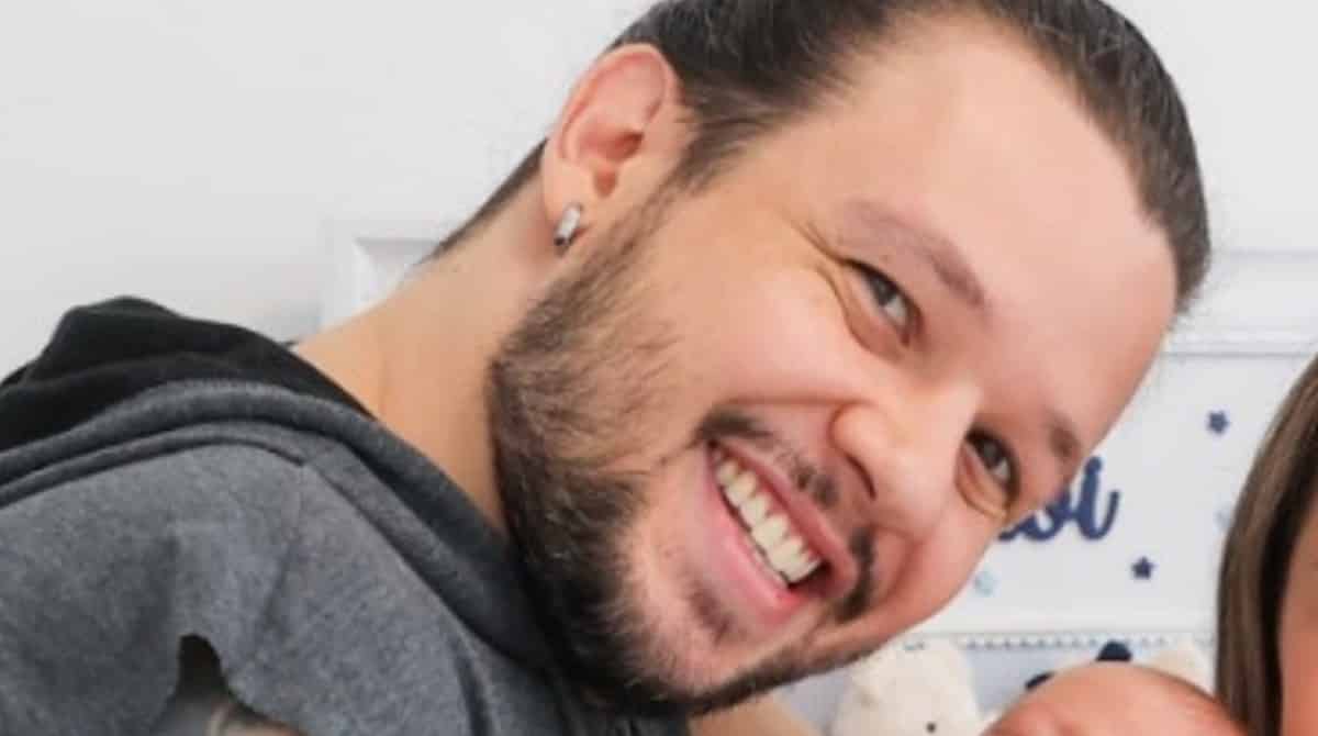 Bruno do KLB encantou ao posar com seu recém-nascido