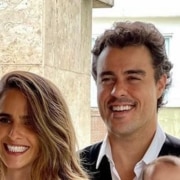 Esposa de Joaquim Lopes mostra suas gêmeas idênticas