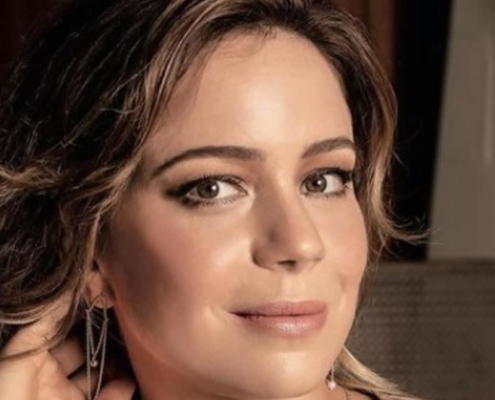 Leandra Leal mostra rara aparição da filha com a cantora Zélia Duncan