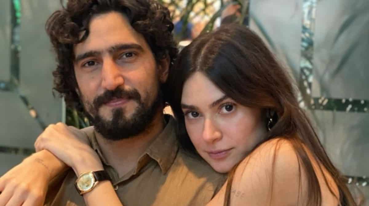 Renato Góes e Thaila Ayala comemoraram mais um mêsversário do bebê