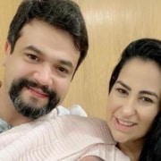 Fabíola Gadelha e Bruno Amaral deixaram a maternidade com a bebê
