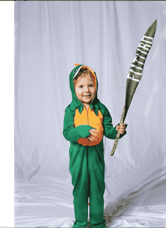 Letícia Colin publica foto do filho Uri vestido de dinossauro e surpreende