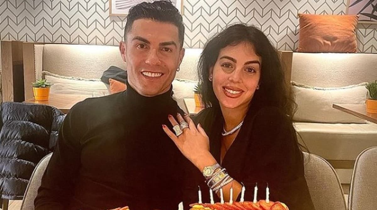 O jogador Cristiano Ronaldo e a modelo Georgina Rodríguez estavam grávidos de gêmeos