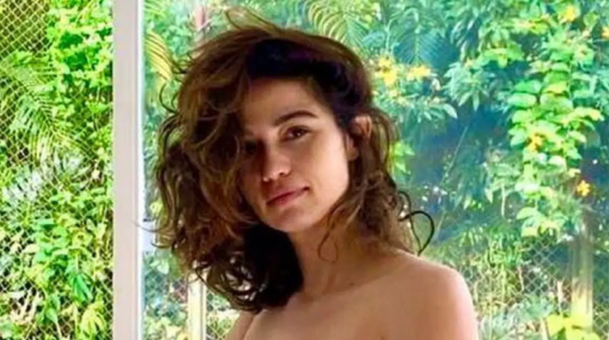 Nanda Costa e Lan Lanh surgem com suas bebês usando trajes caipiras e emocionam
