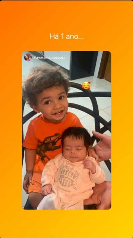 Ex-mulher do tio de Marília Mendonça compartilha lembrança do filho da cantora com neném nos braços e encanta