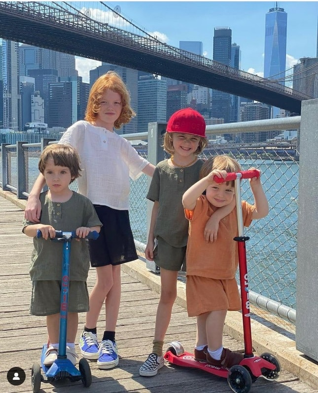 Filhos de Paulo Gustavo posam juntos andando de patinete e impressionam