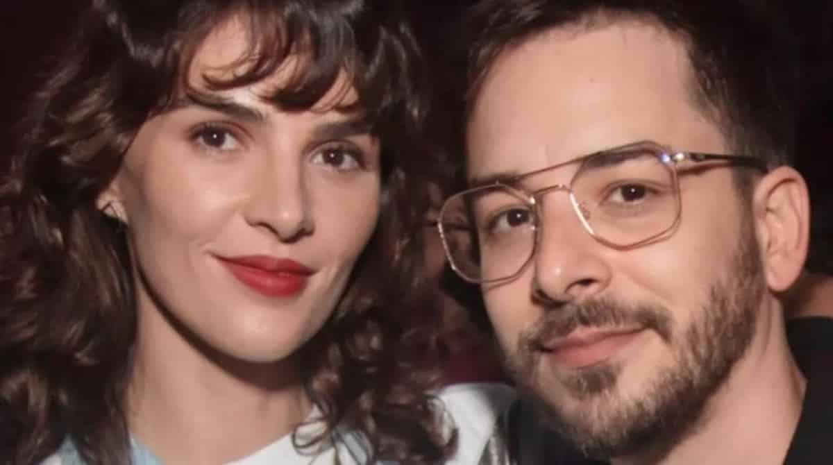 Monica Benini e Junior Lima mostram a bebê do casal e encantam