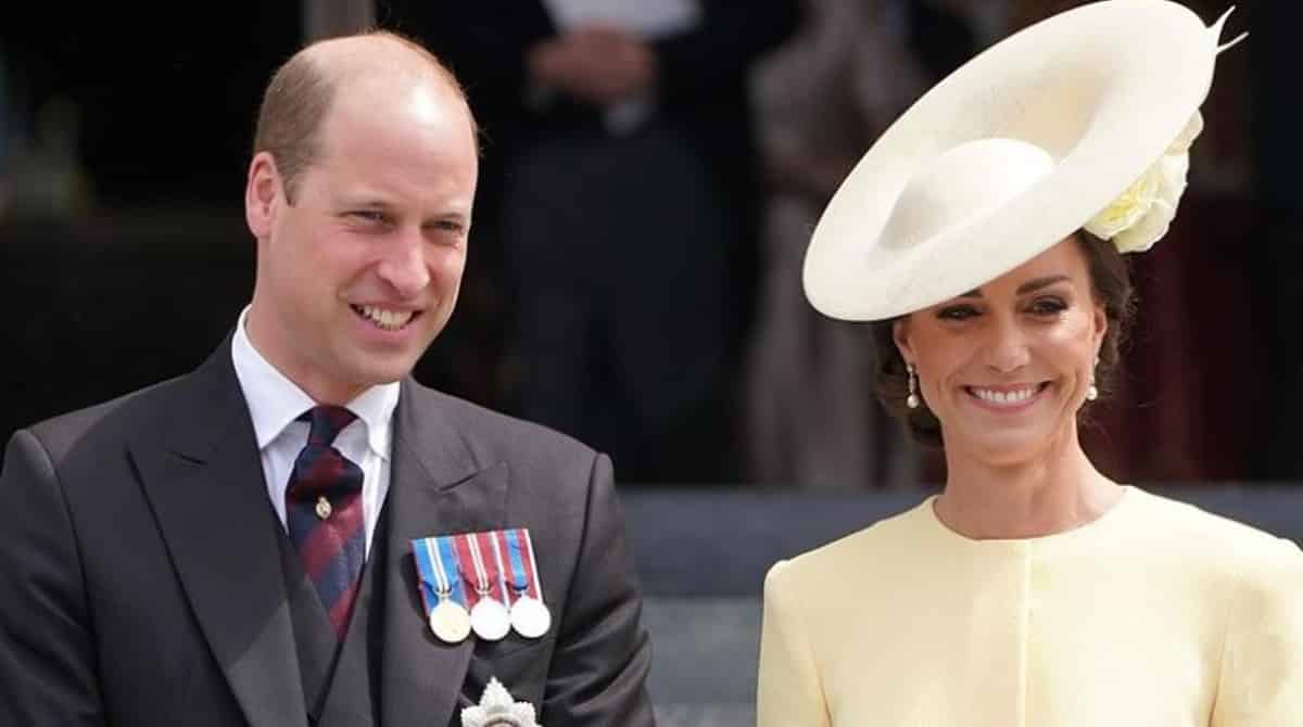 Kate Middleton aparece cozinhando com seus filhos com o príncipe William