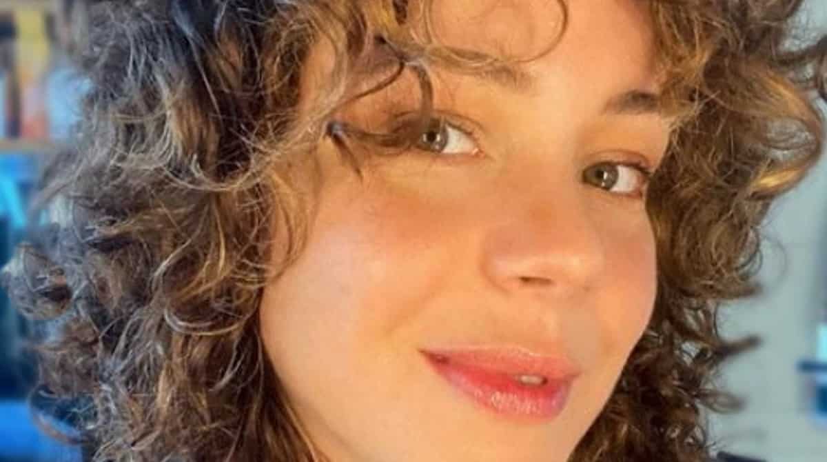 Leandra Leal mostrou a filha com uma linda bebê e encantou