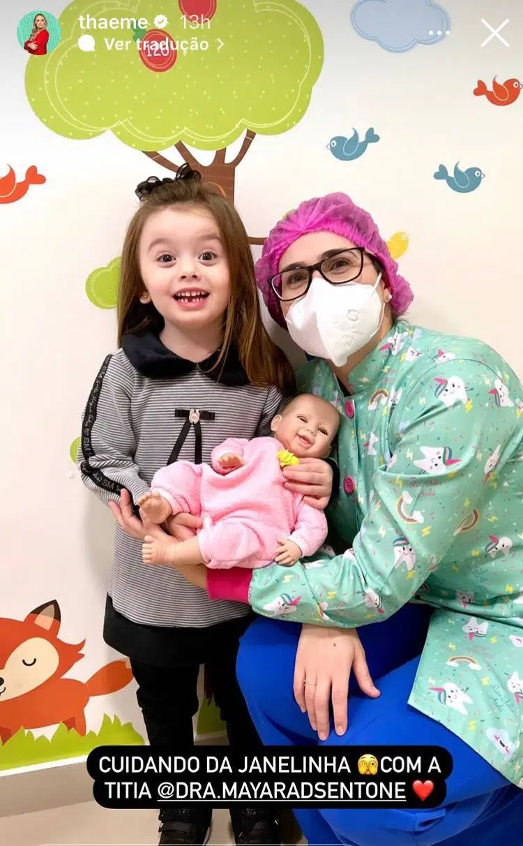 Thaeme mostra filha na dentista após susto