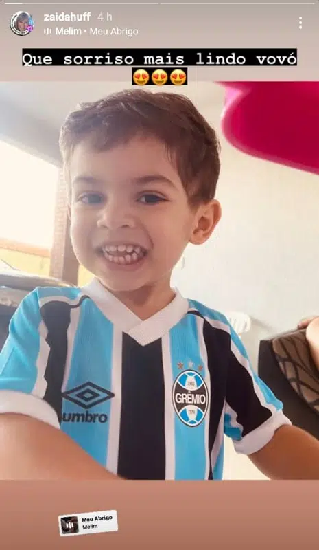 Mãe de Murilo Huff mostra seu neto, filho de Marília Mendonça, brincando na casa da vovó 