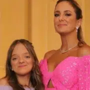 Rafaella Justus e Ticiane Pinheiro posam em festa de debutante luxuosa