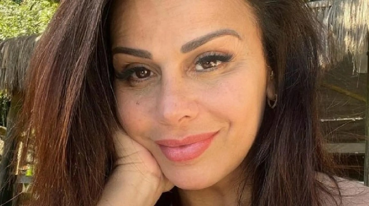 Viviane Araújo surge com seu bebê no colo e encanta