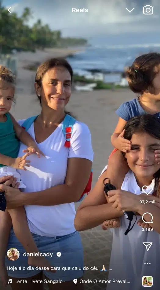 Ivete Sangalo com seus três filhos com Daniel Cady passeando na praia 