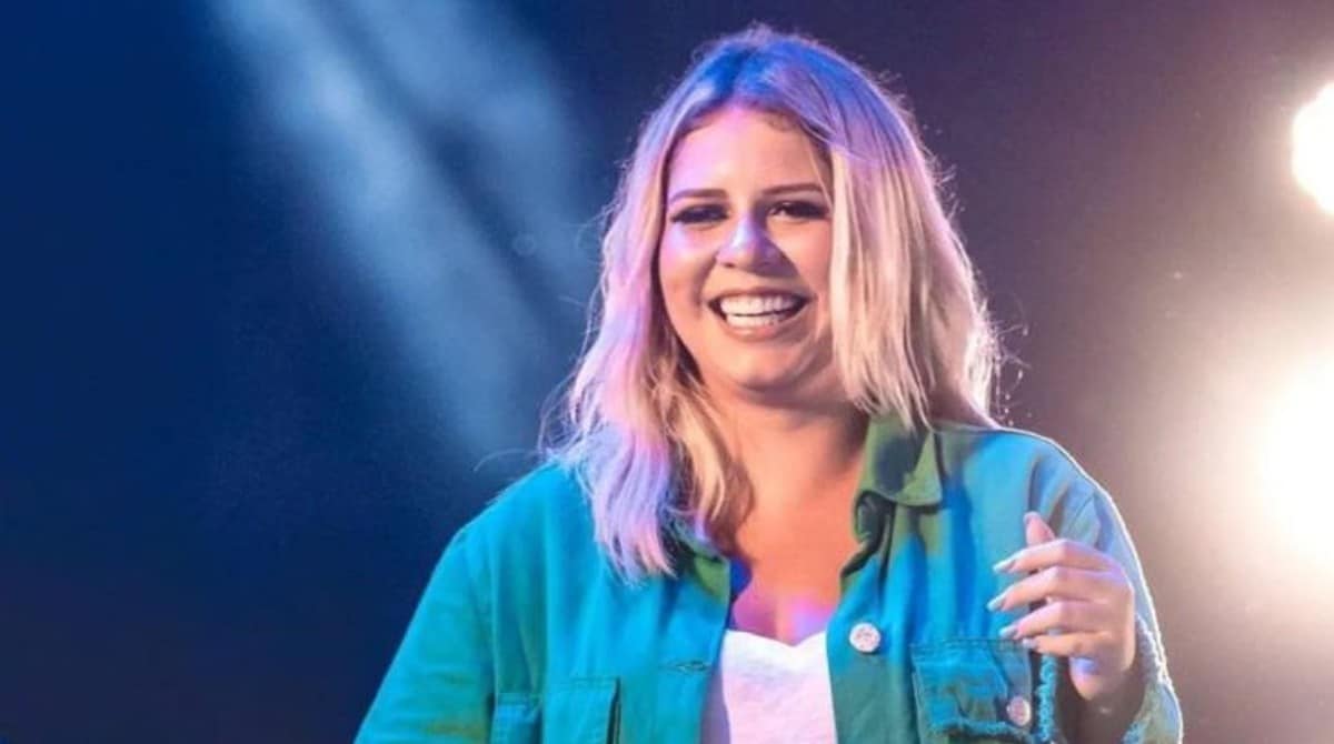 Filho de Marília Mendonça surpreende ao posar com a avó