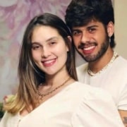 Zé Felipe e Virgínia Fonseca mostram a recém-nascida em seu quartinho pela 1ª vez