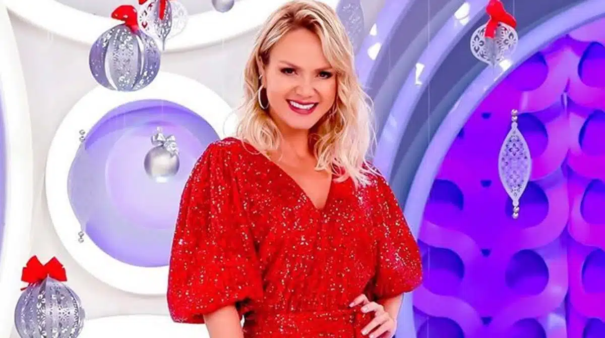 Eliana mostra os filhos com o Papai Noel e encanta