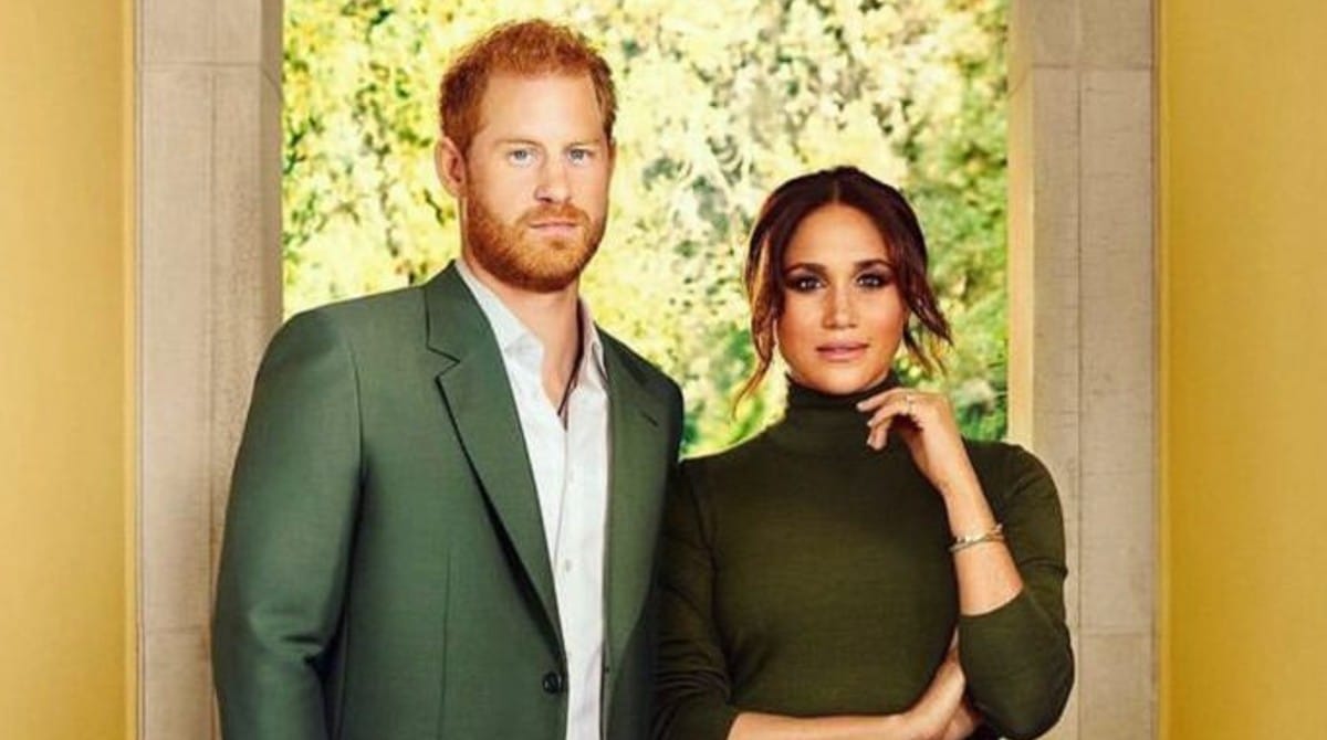 Meghan Markle posa com sua bebê no quarto dos sonhos