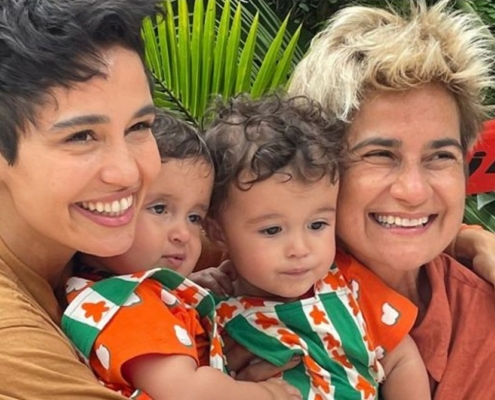 Bebês de Nanda Costa surgem com a madrinha famosa e encantam