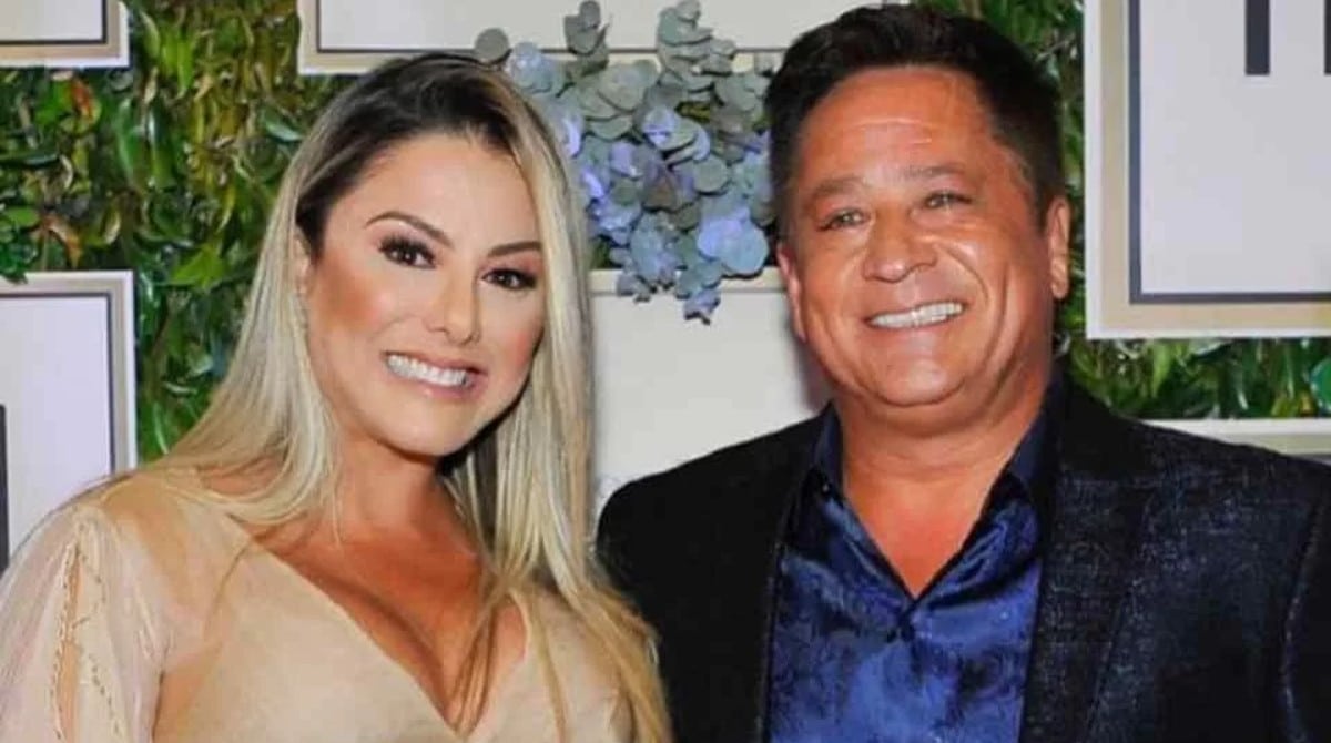 Poliana mostra brincadeira com a neta, em mansão de Leonardo