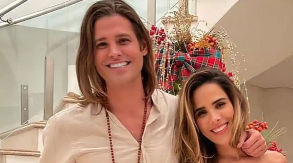 Wanessa Camargo e Dado surgem com bebê nos braços