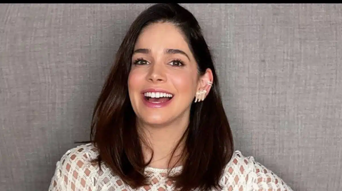 Sabrina Petraglia exibe seu filho na escola em Dubai e emociona