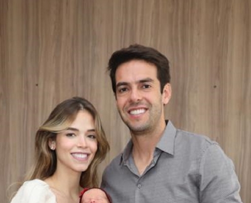 Carol Dias e Kaká mostram as primeiras fotos do ensaio newborn da filha mais nova