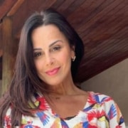 Viviane Araújo surge com seu filho nos bastidores da TV pela 1ª vez e surpreende