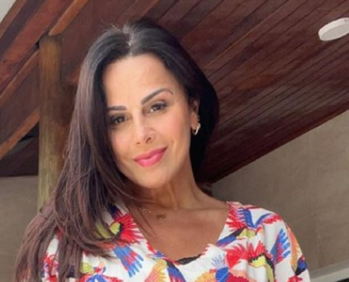 Viviane Araújo surge com seu filho nos bastidores da TV pela 1ª vez e surpreende