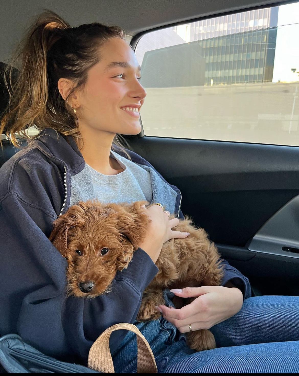 Sasha apresenta sua nova cachorrinha