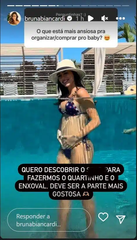 Bruna Biancardi grávida na piscina do jogador Neymar Jr