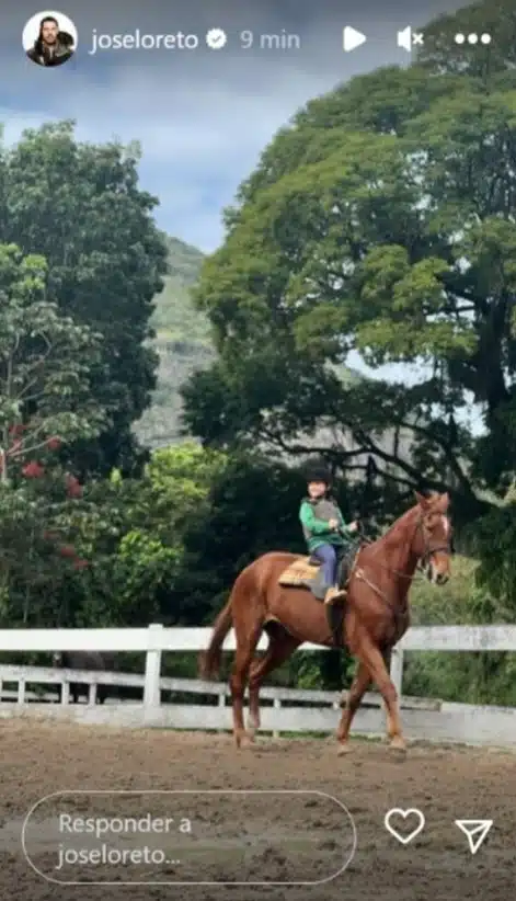 Filha de José Loreto e Débora Nascimento posa andando á cavalo e surpreende 