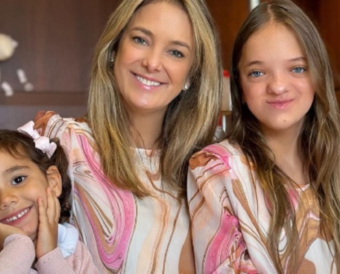 Manuella e Rafaella Justus mostram o presente de Dia das Mães da Ticiane Pinheiro