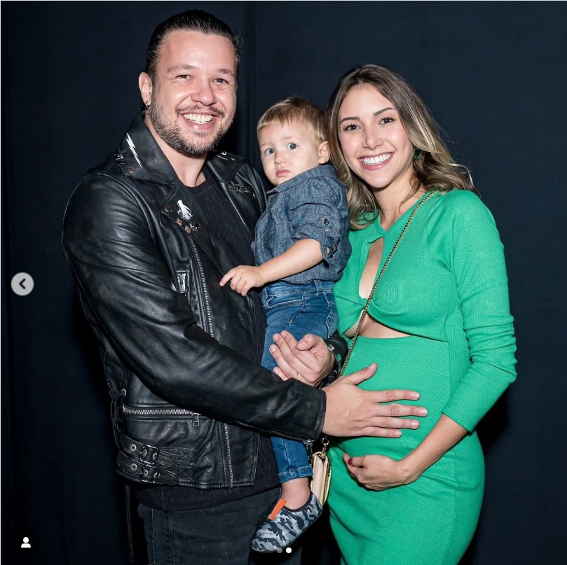 Bruno do KLB surge com seu bebê e esposa grávida em linda fotografia 