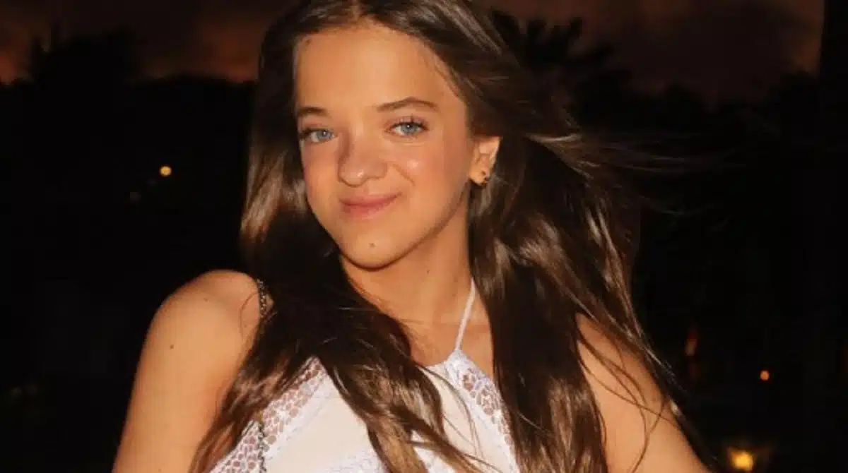 Rafaella Justus posa para fotos pronta para sua festa de formatura e encanta