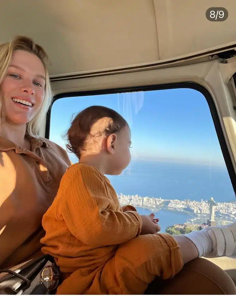 Fiorella Mattheis presenteou seu afilhado, filho de Thaila e Renato Góes, com um passeio de helicóptero no RJ