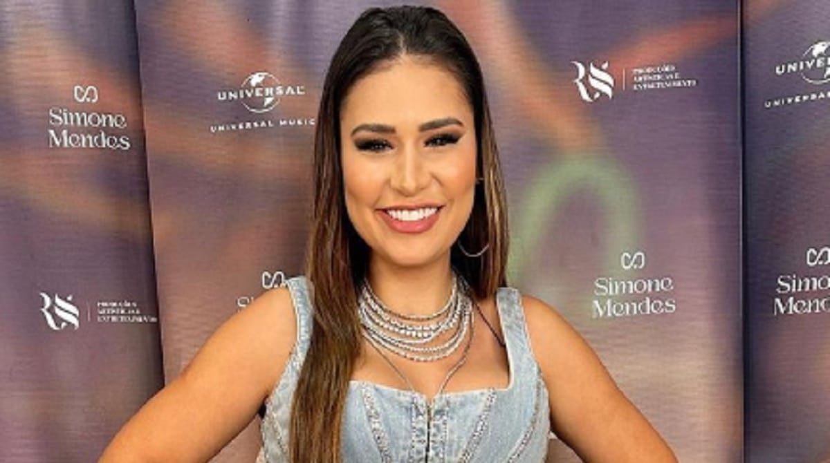 Simone, ex-dupla de Simaria, mostrou os filhos com o pai na fazenda luxuosa