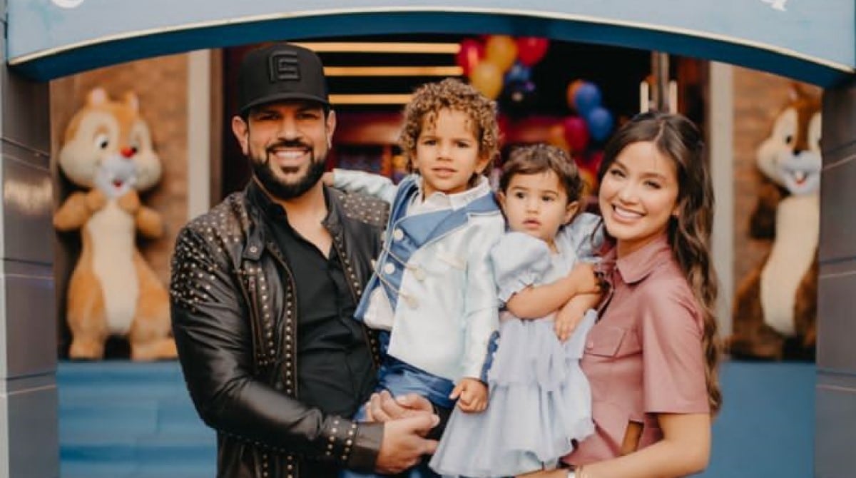 Sorocaba e Biah mostraram as opções de lembrancinhas do aniversário do Theo e encantaram