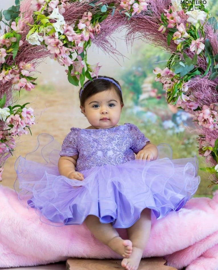O lindo ensaio de fotos de 11 meses da Pietra, bebê de Tays Reis e Biel