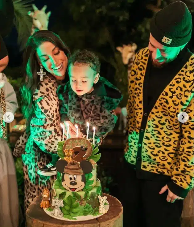 Bianca Andrade e Fred comemorando o aniversário do filho