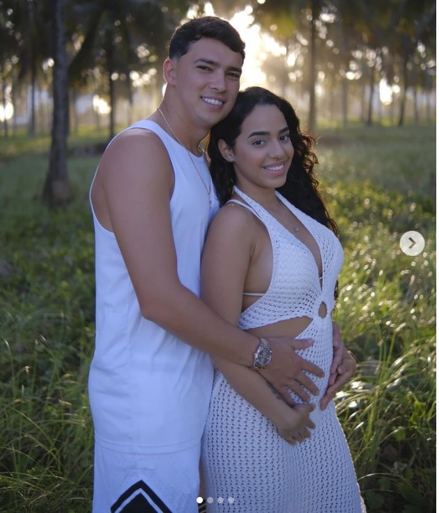 Mirella Santos anunciou a gravidez com ensaio gestante