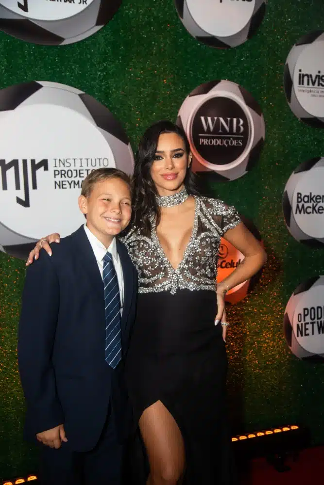 Bruna Biancardi junto com o filho de Neymar Jr, Davi Lucca