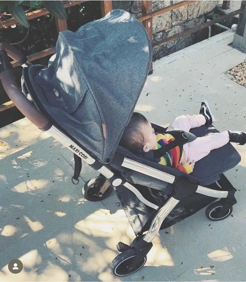 Cintia Dicker, recentemente, mostrou um passeio com sua bebê com Pedro Scooby