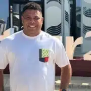 Filhas de Ronaldo posam em viagem à Ibiza com o pai e a madrasta