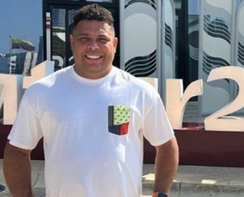 Filhas de Ronaldo posam em viagem à Ibiza com o pai e a madrasta