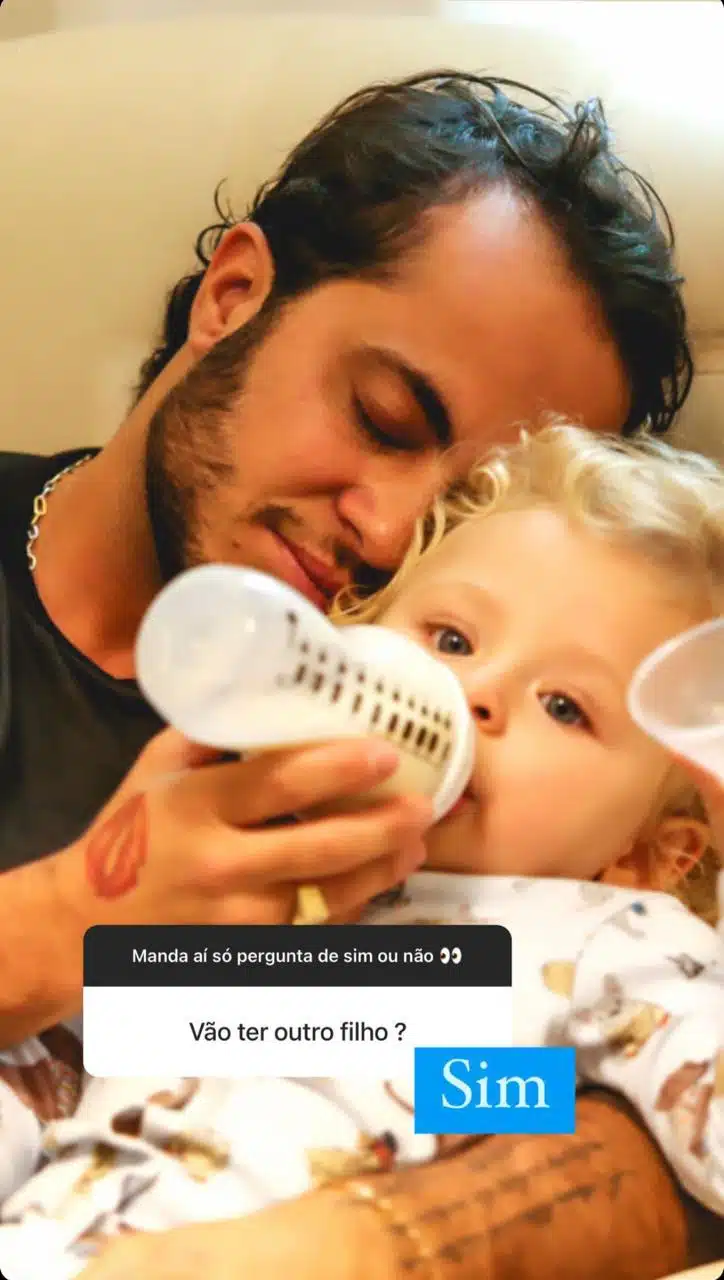 Thammy Miranda posa com seu filho com Andressa e fala sobre nova gravidez