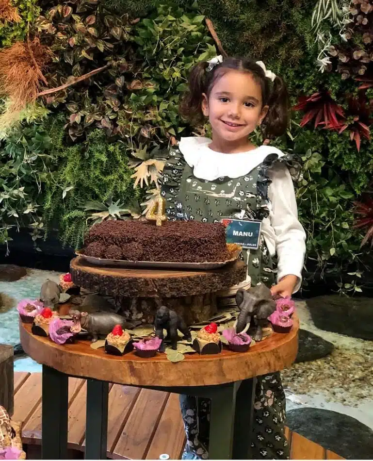 Manu, filha de Ticiane Pinheiro e César Tralli, comemorando mais uma vez seu aniversário de 4 anos 