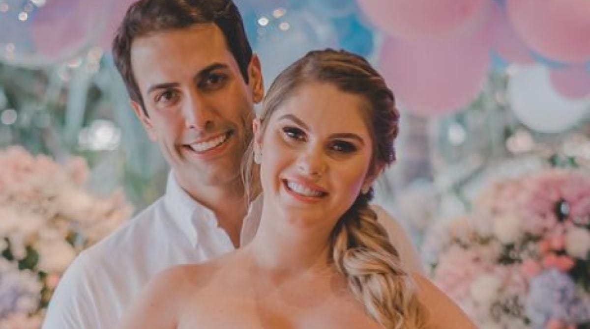 A modelo Bárbara Evans mostrou os rostinhos dos gêmeos e encantou